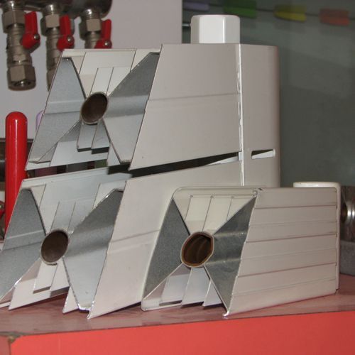 九游娱乐8080铜铝复合暖气片,切面,优质的纯铜内腔,铝制翘片超大散热面.